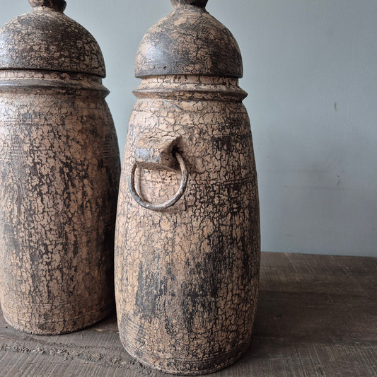 Oud houten kruik met deksel | Luksa nr. 3 (rechts)