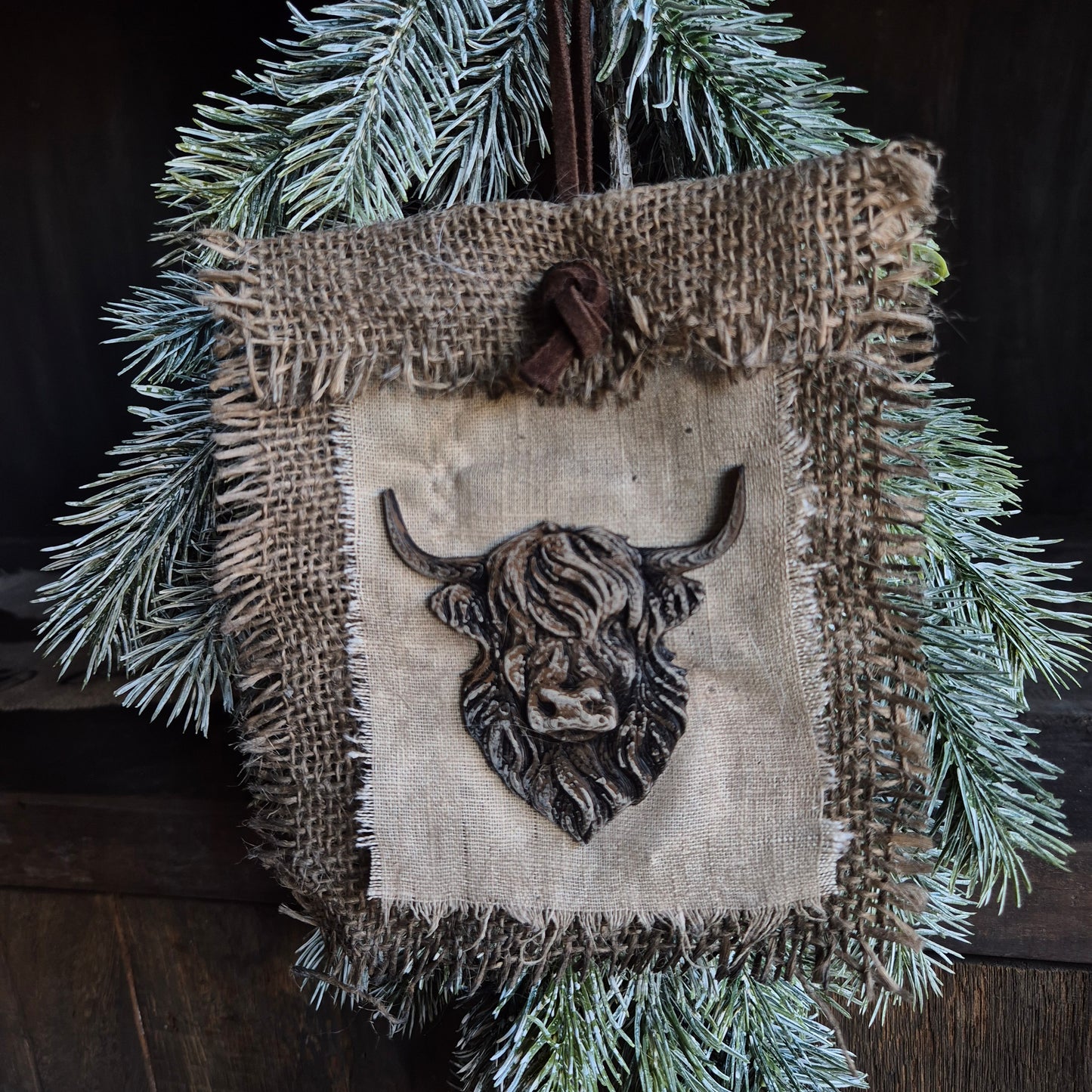 Handgemaakt jute hooglander hanger San7 kerst