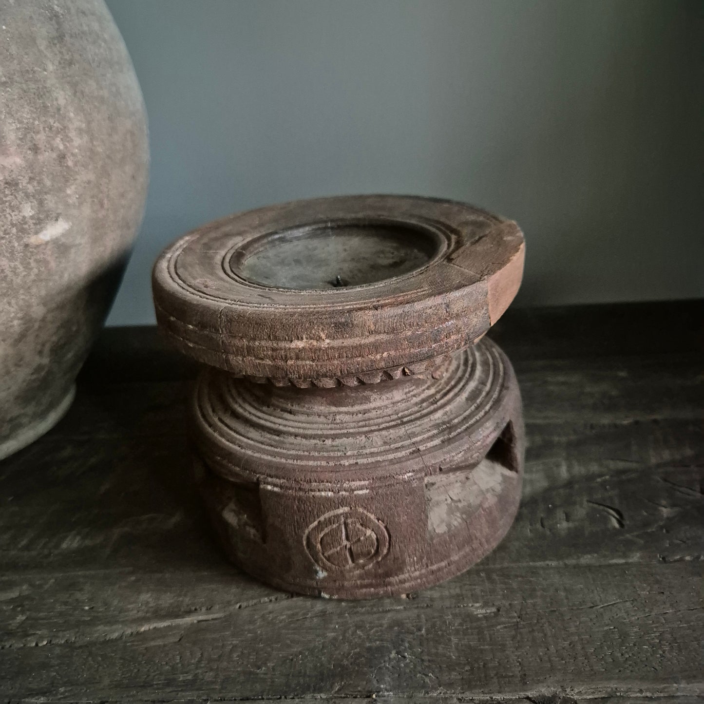 Uniek oud houten zaaikandelaar nr. 22