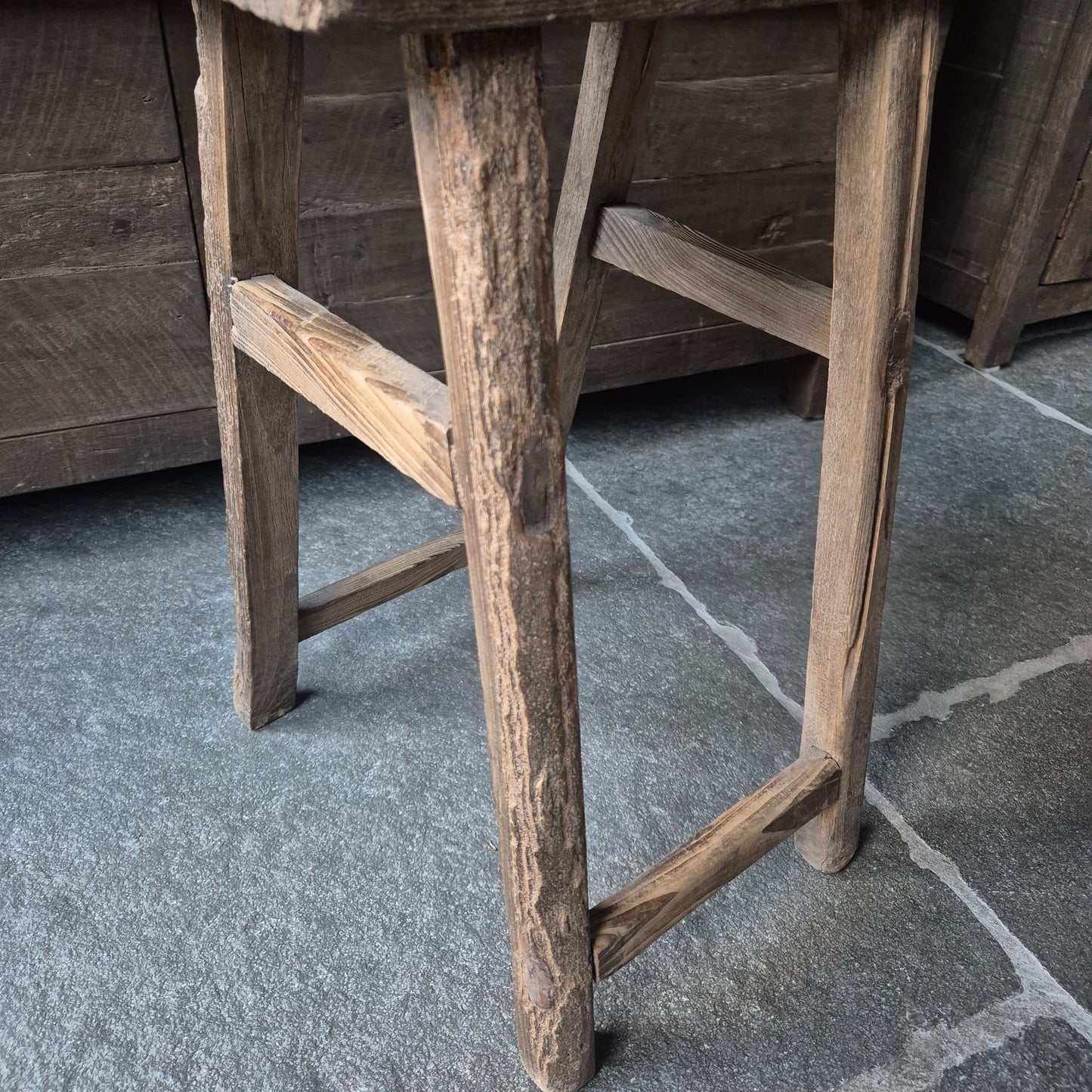 Uniek oud houten Chinese kruk nr. 13