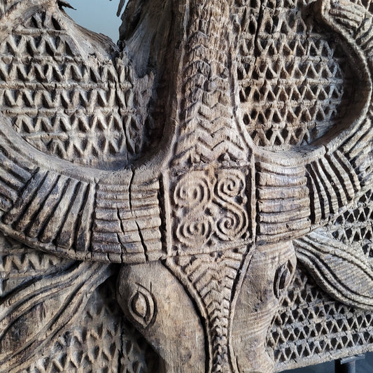 Uniek houten ornament op statief XL