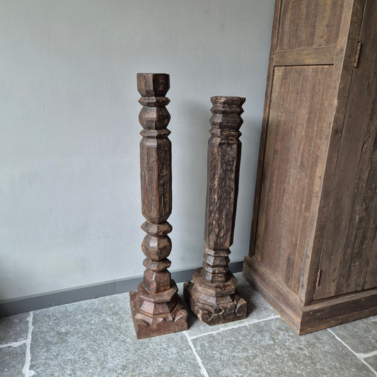 Uniek oud houten baluster nr. 1 (links)