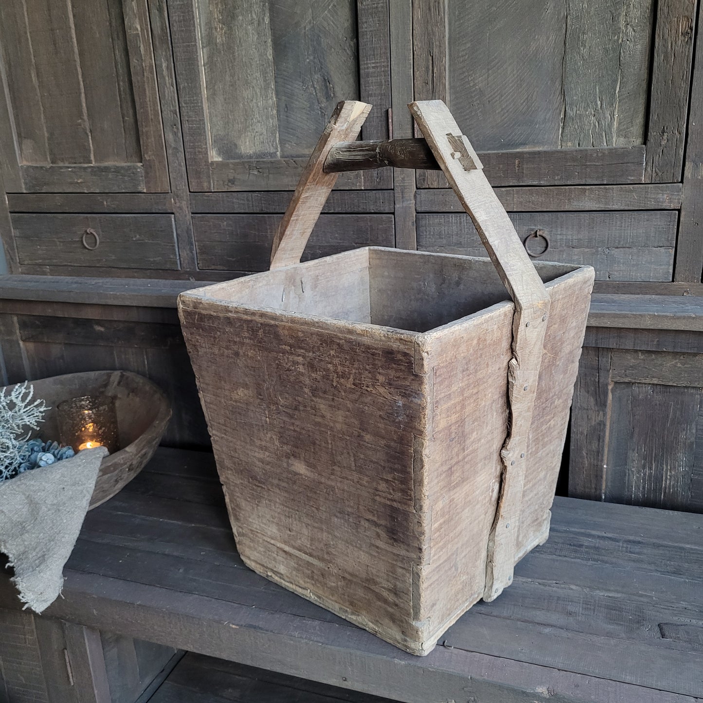 Uniek oud houten Chinese rijstbak met handvat