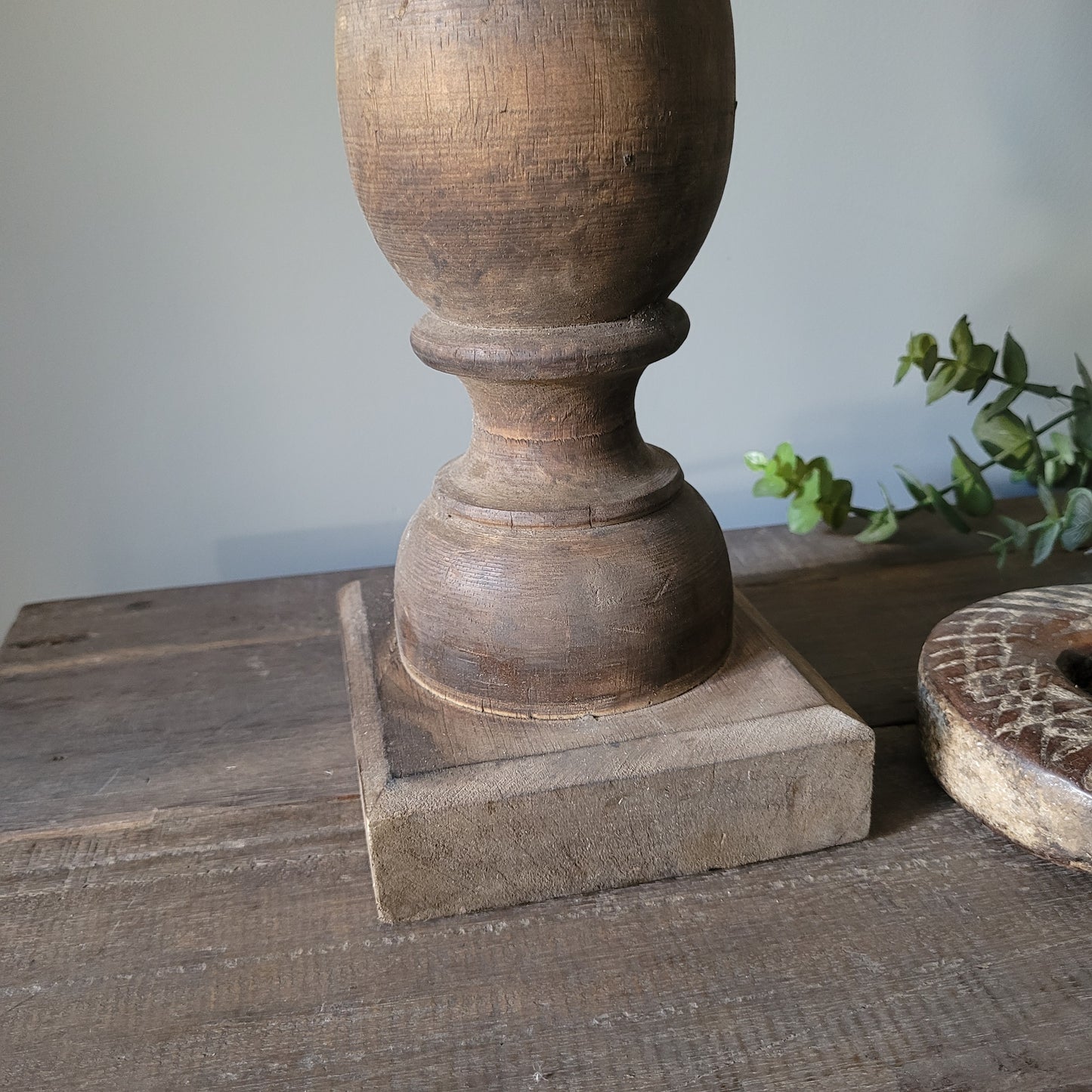 Houten baluster tafellamp incl. shabby kap L