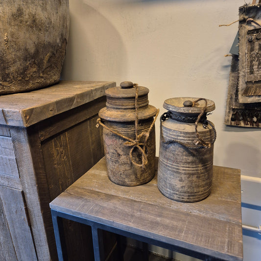 Uniek oud houten kruik met deksel nr. 4 (rechts)