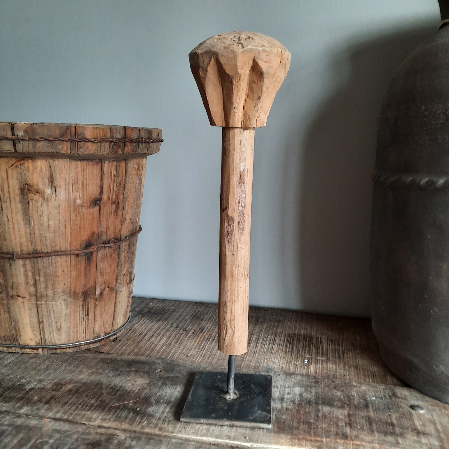 Butterstick ornament hout op voet