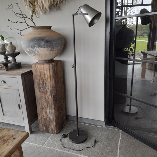 Vloerlamp ijzer