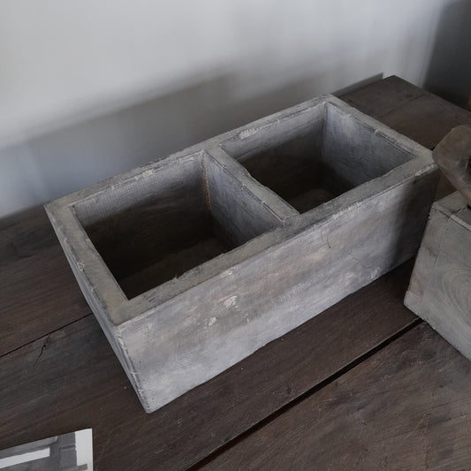 Oud houten bak 2-vaks