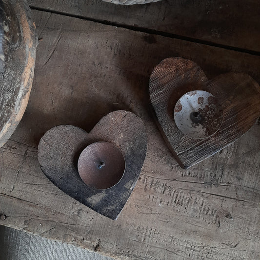 Houten hart kandelaar