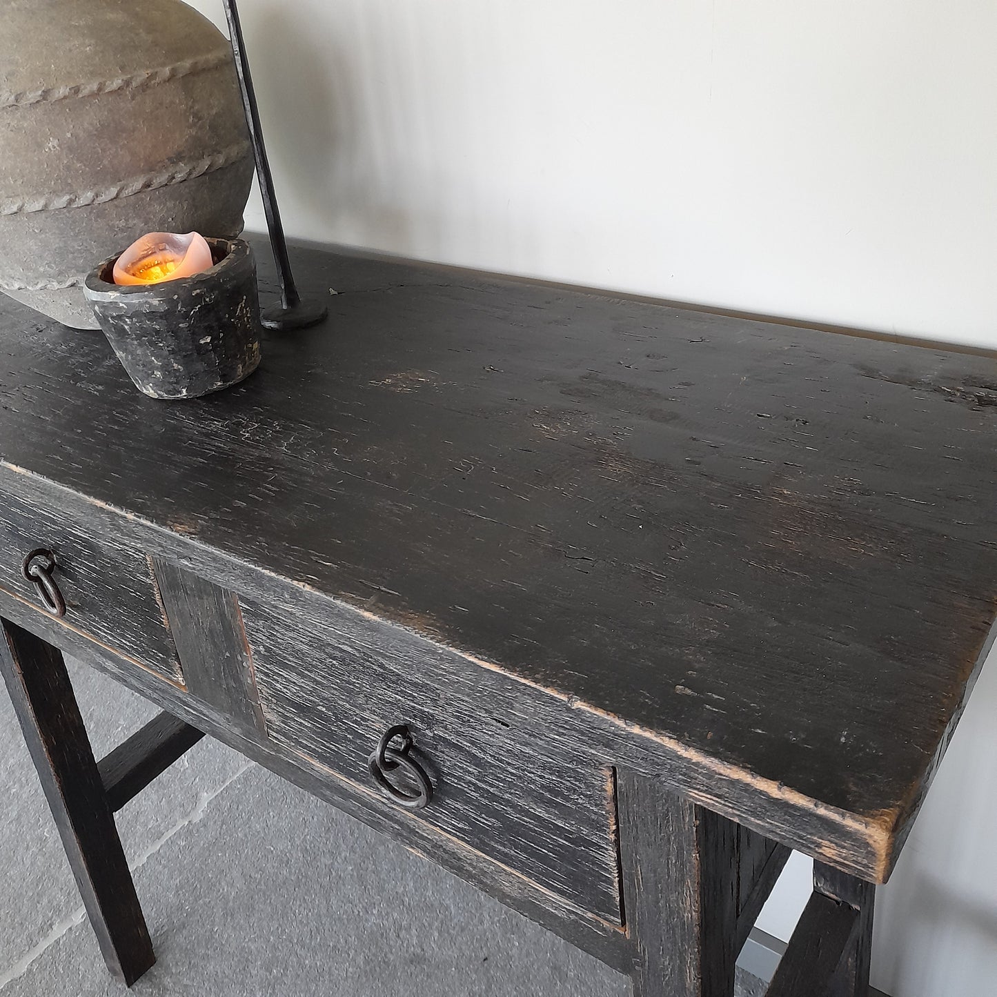 Sidetable China oud zwart 2 lades