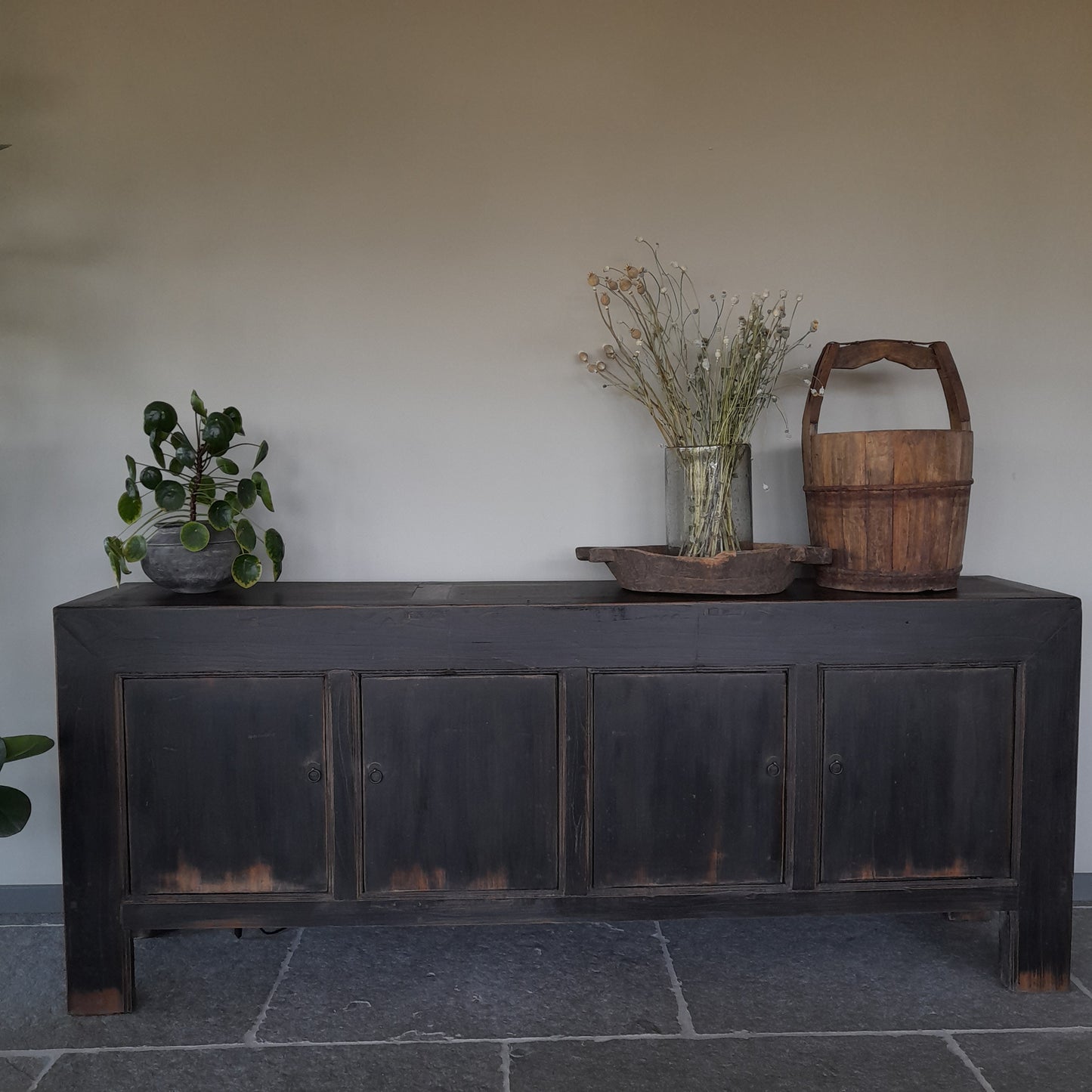 Dressoir Chinees oud zwart 4-deur