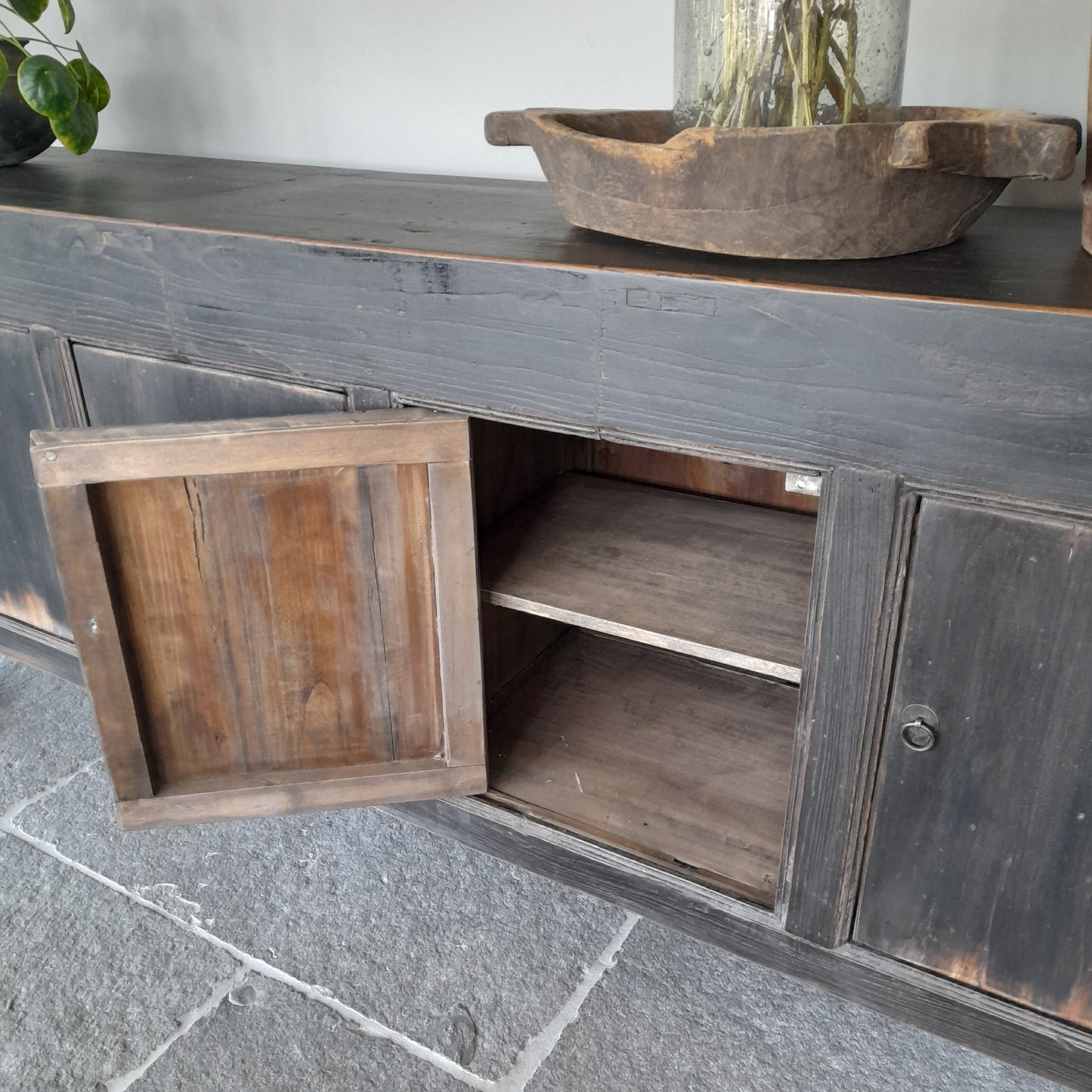 Dressoir Chinees oud zwart 4-deur