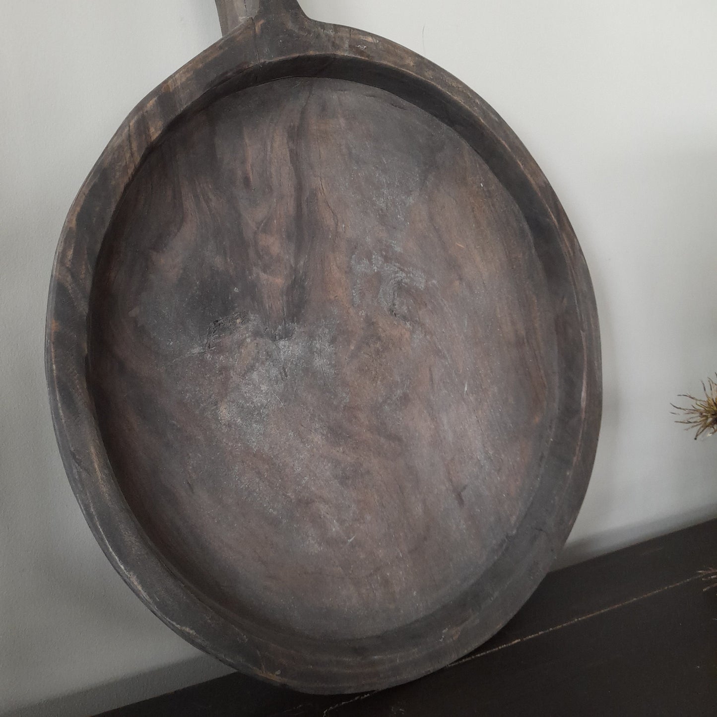 Houten serveerplank | chopping board | plank rond met handvat 40cm
