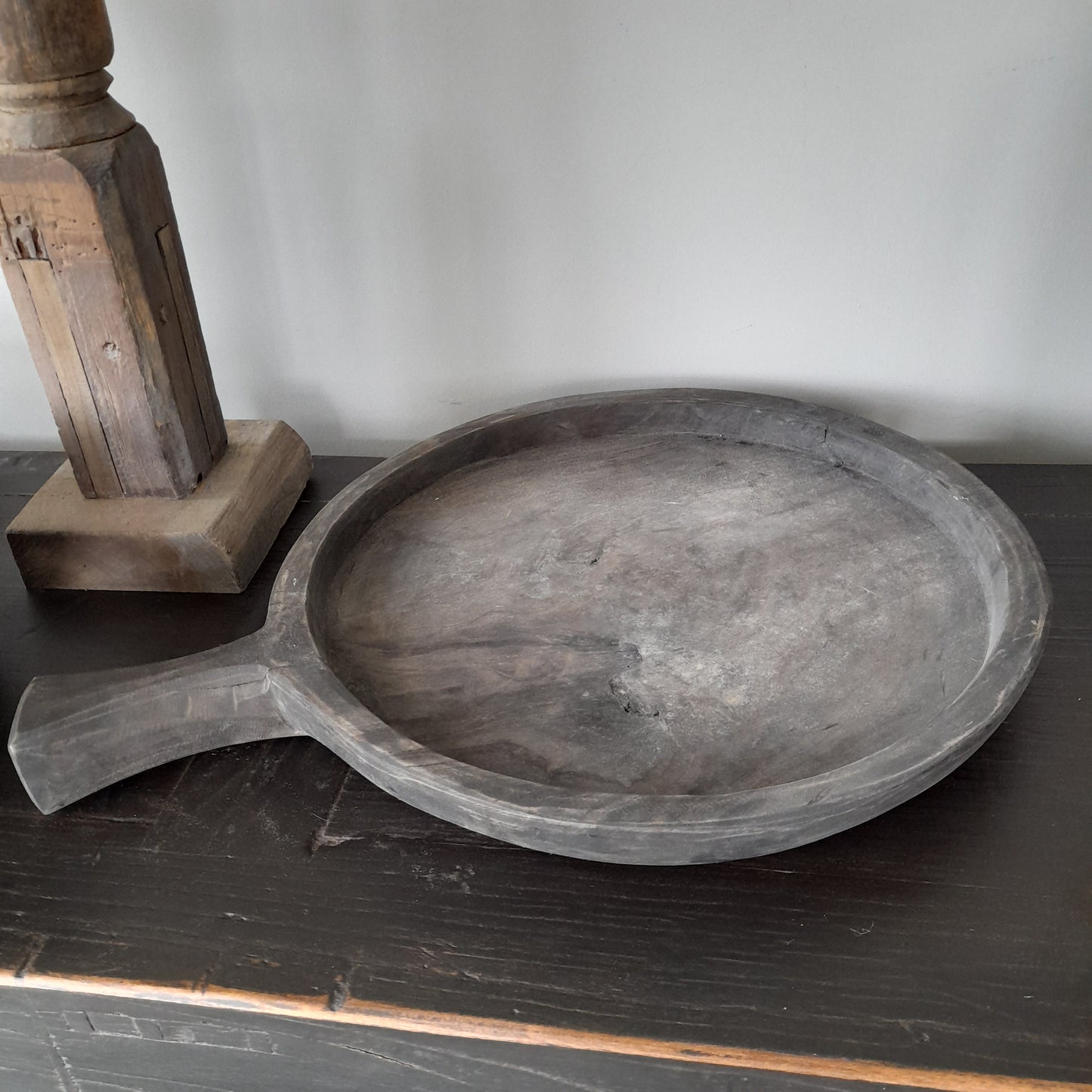 Houten serveerplank | chopping board | plank rond met handvat 40cm