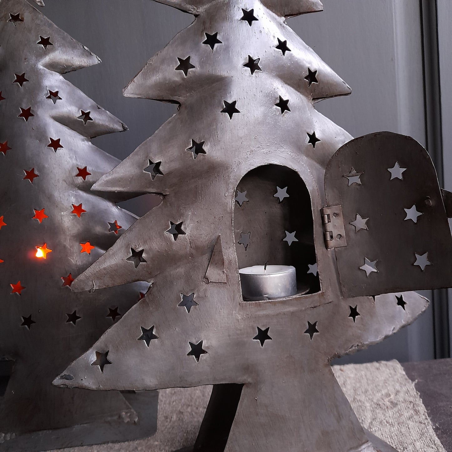 Kerstboom met deurtje voor theelicht ijzer