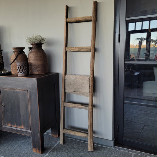 Oud houten ladder