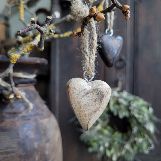 Houten hartje aan touw lichtbruin