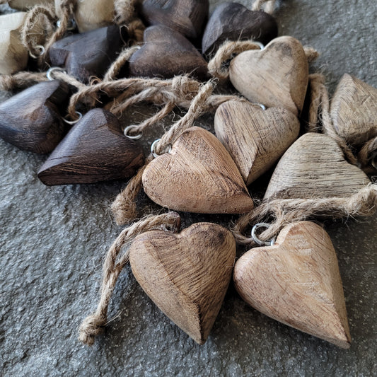Houten hartje aan touw lichtbruin