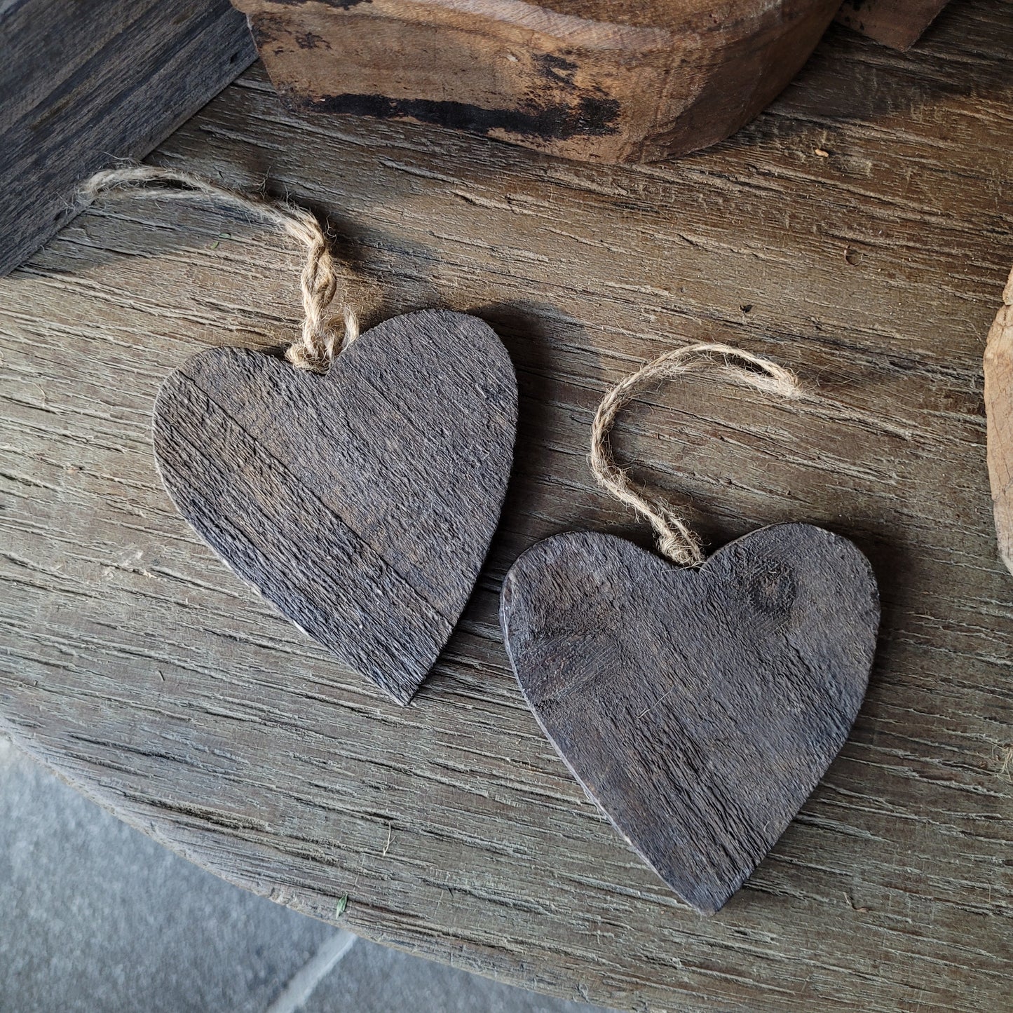 Houten hart aan touw