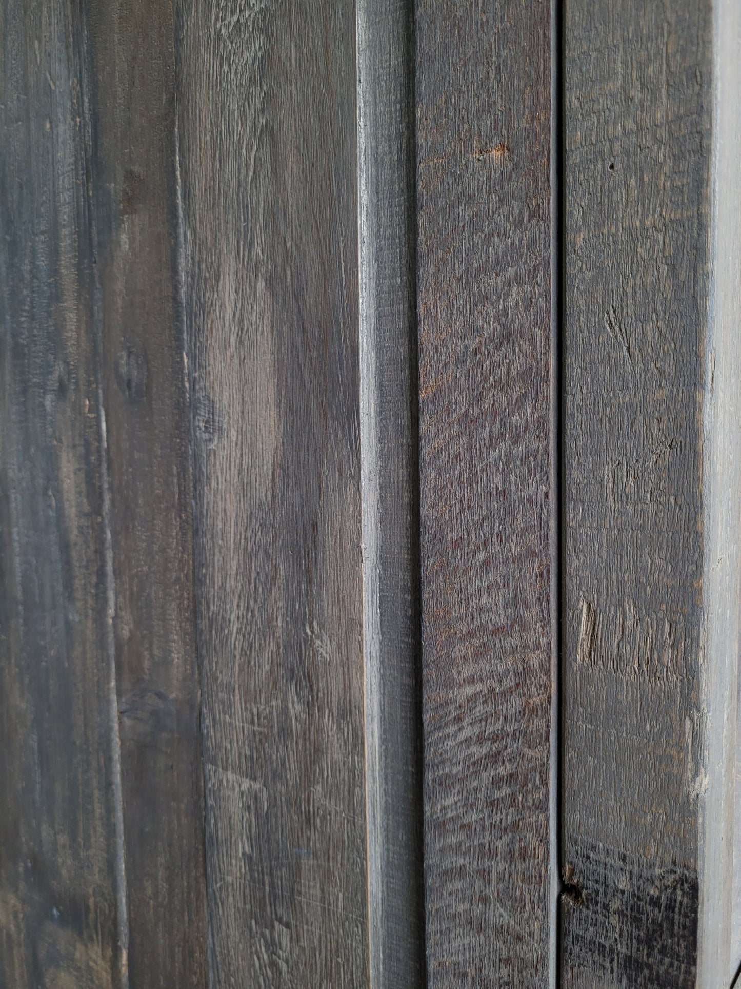 Hoge kast oud hout sober 1-deurs (bestelbaar)