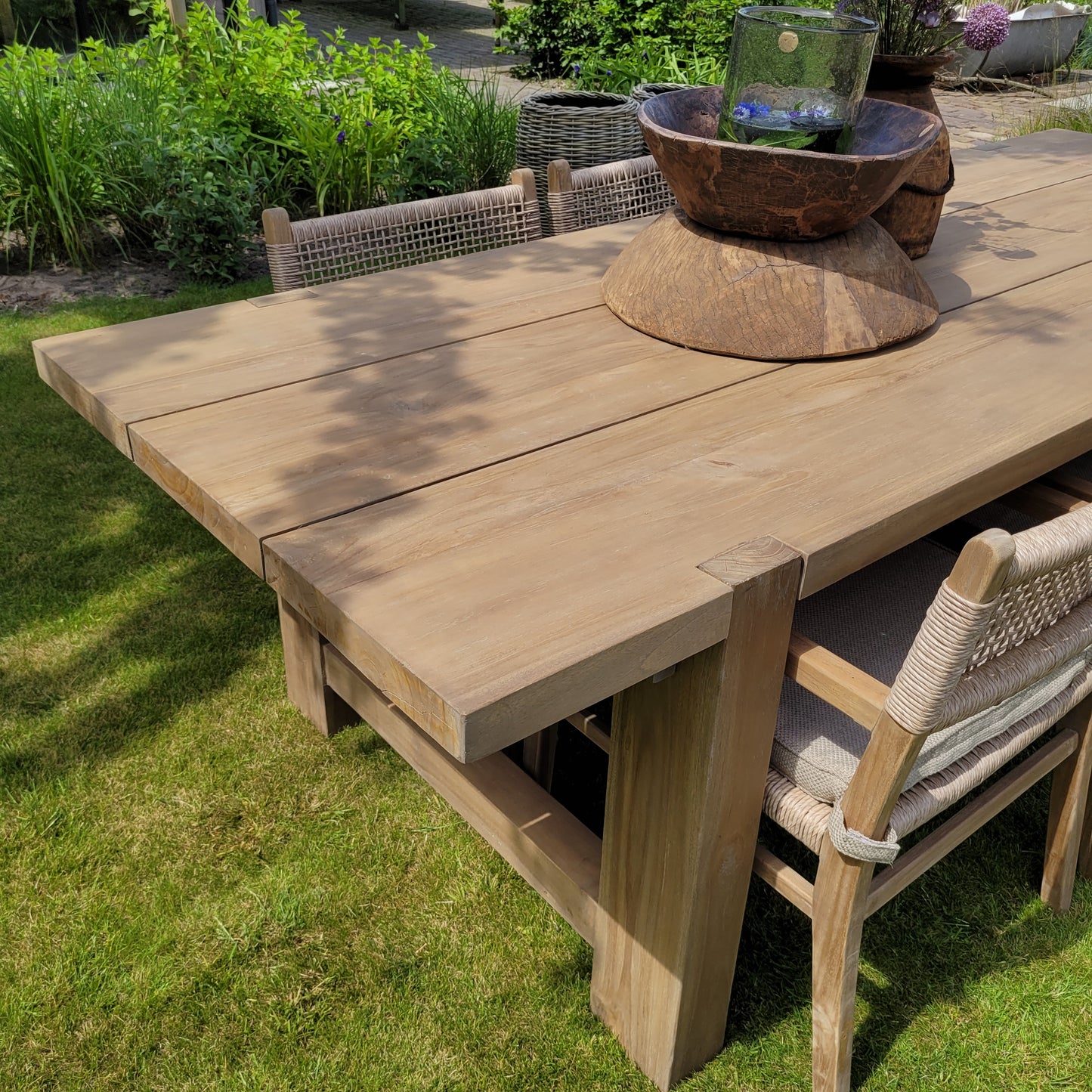 Buiten leven houten tuintafel landelijk