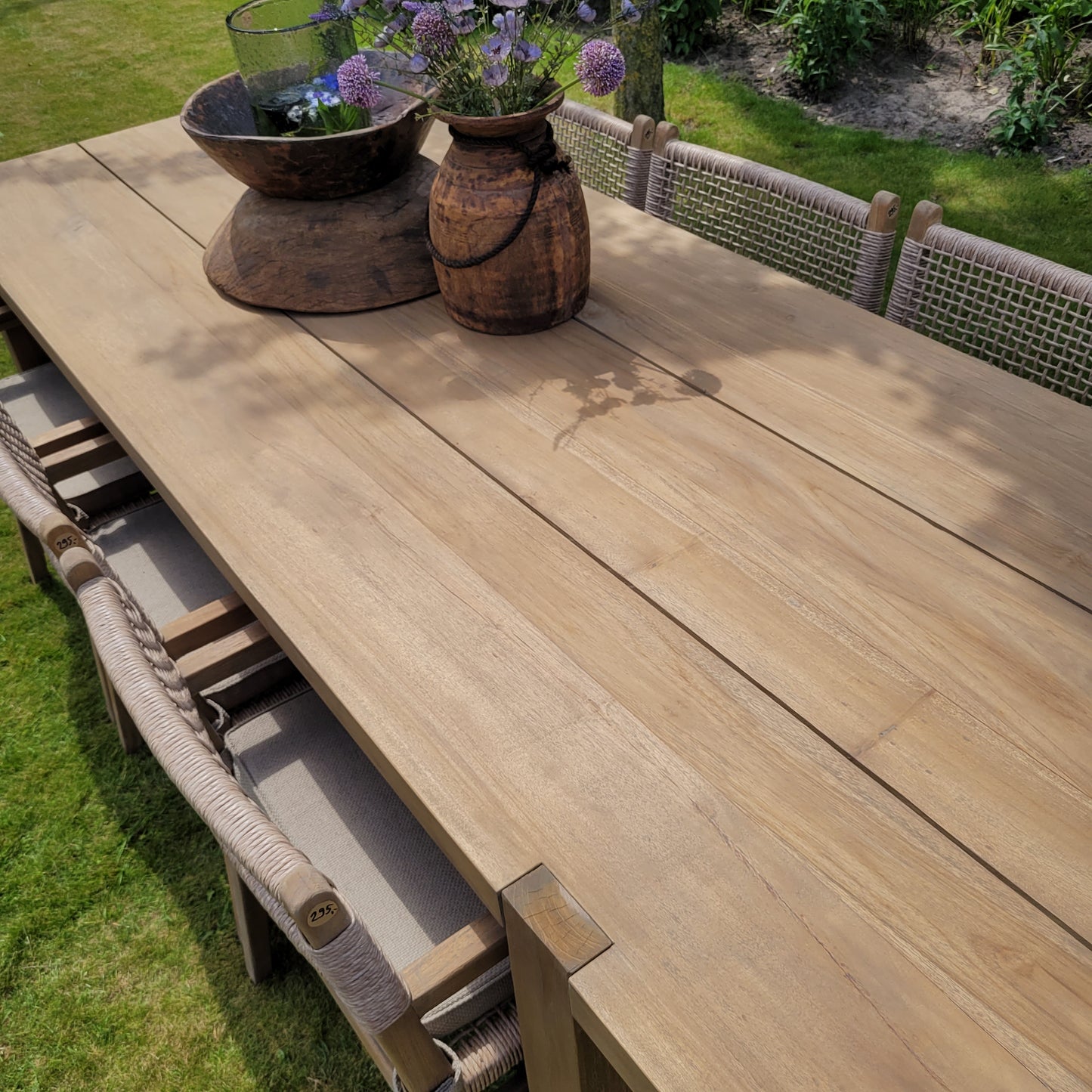 Buiten leven houten tuintafel landelijk