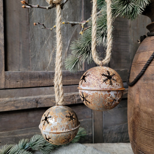 Kerstbal sneeuwvlok roest aan touw M