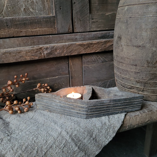 Oud houten kruidenbakje