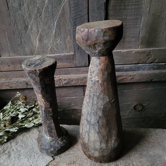 Uniek oud houten kandelaar | ornament (rechts)