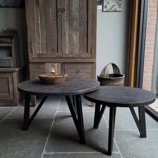 Salontafel rond hout oud zwart set van 2 (bestelbaar)