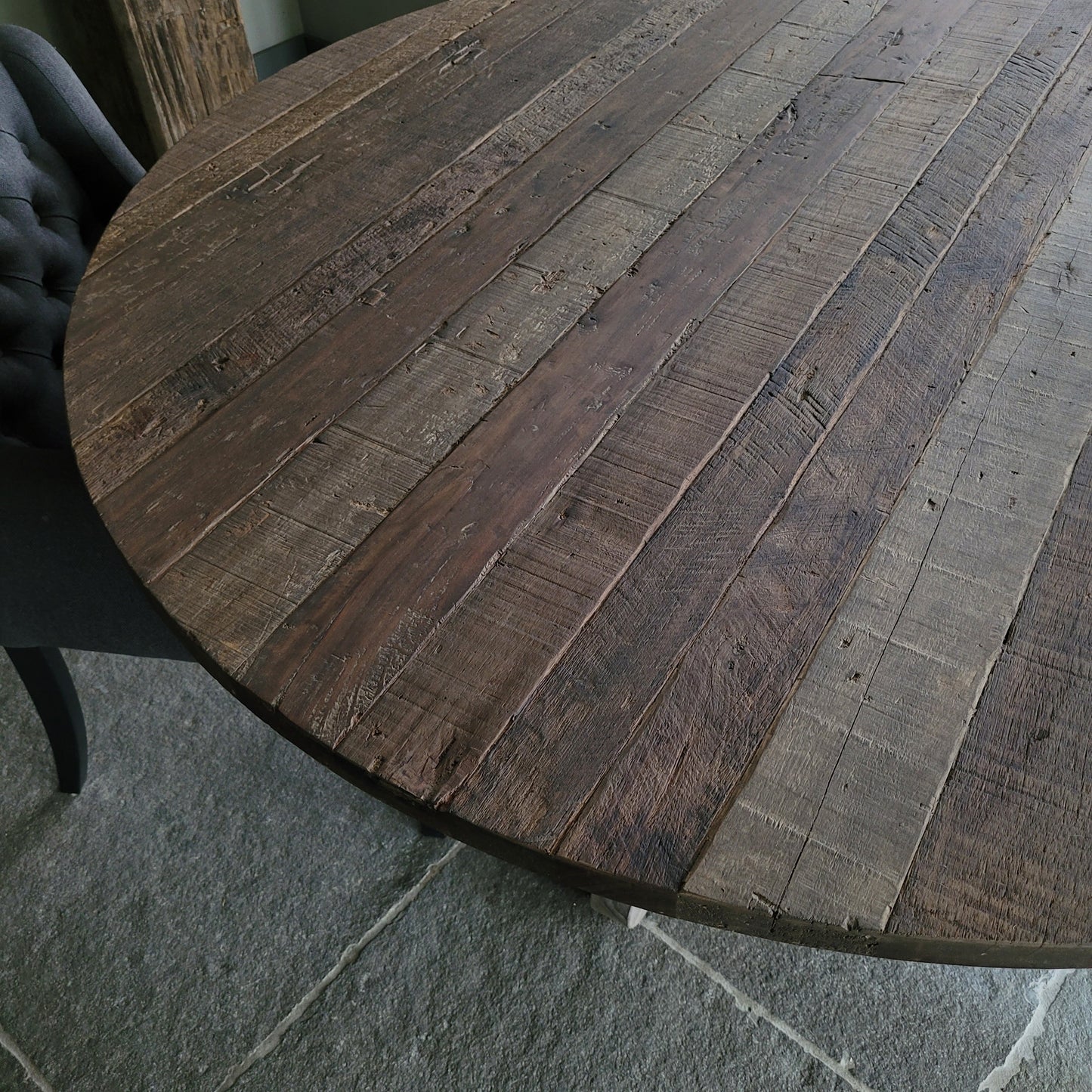 Ronde eettafel oud hout driftwood kloostertafel