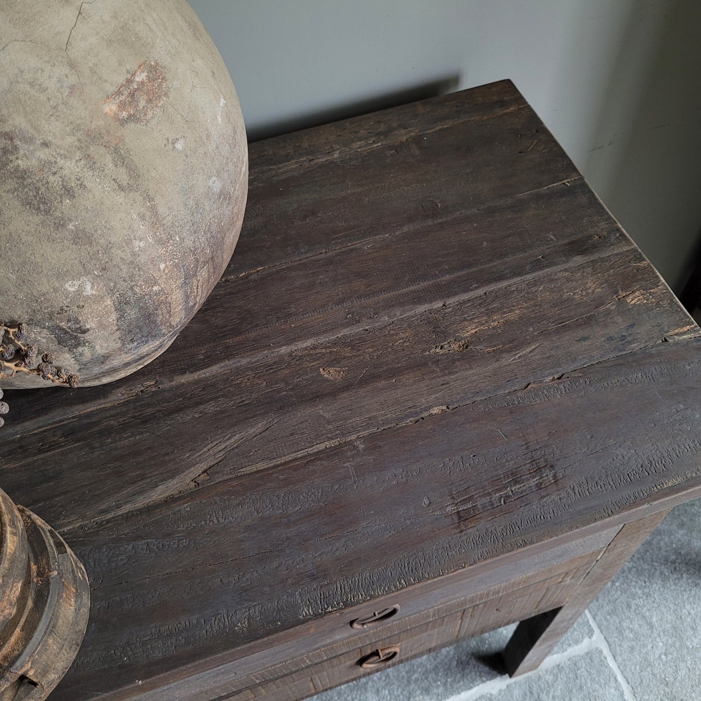 Kastje | bijzettafel oud hout driftwood 2 lades