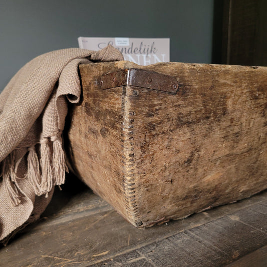 Uniek oud houten rijstbak met handvat