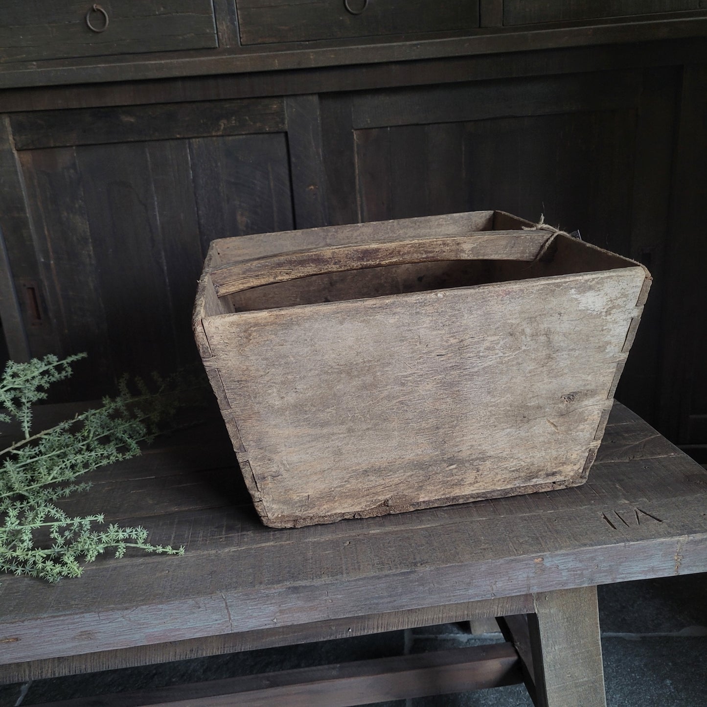 Uniek oud houten rijstbak met handvat