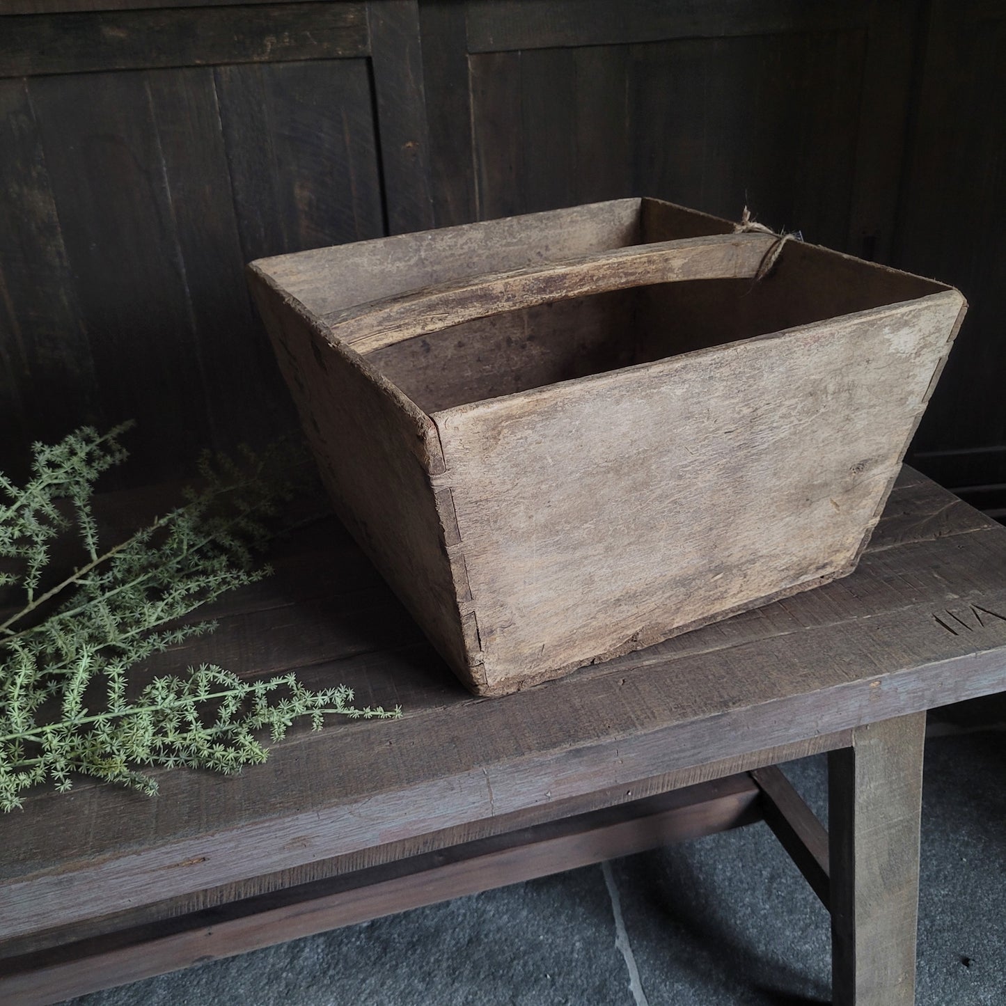 Uniek oud houten rijstbak met handvat