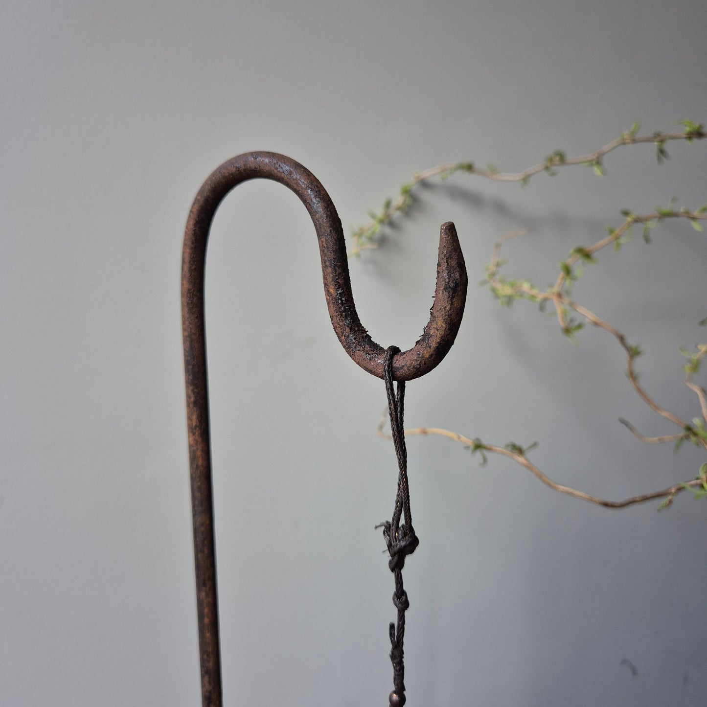 Ijzeren statief met hanger vierkant