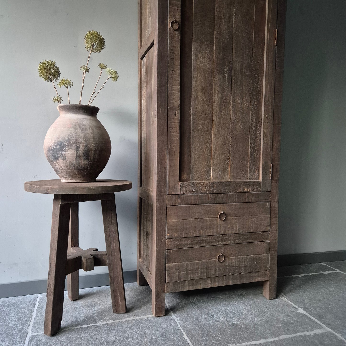 Hoge landelijke kast 1-deurs | 2-lades driftwood