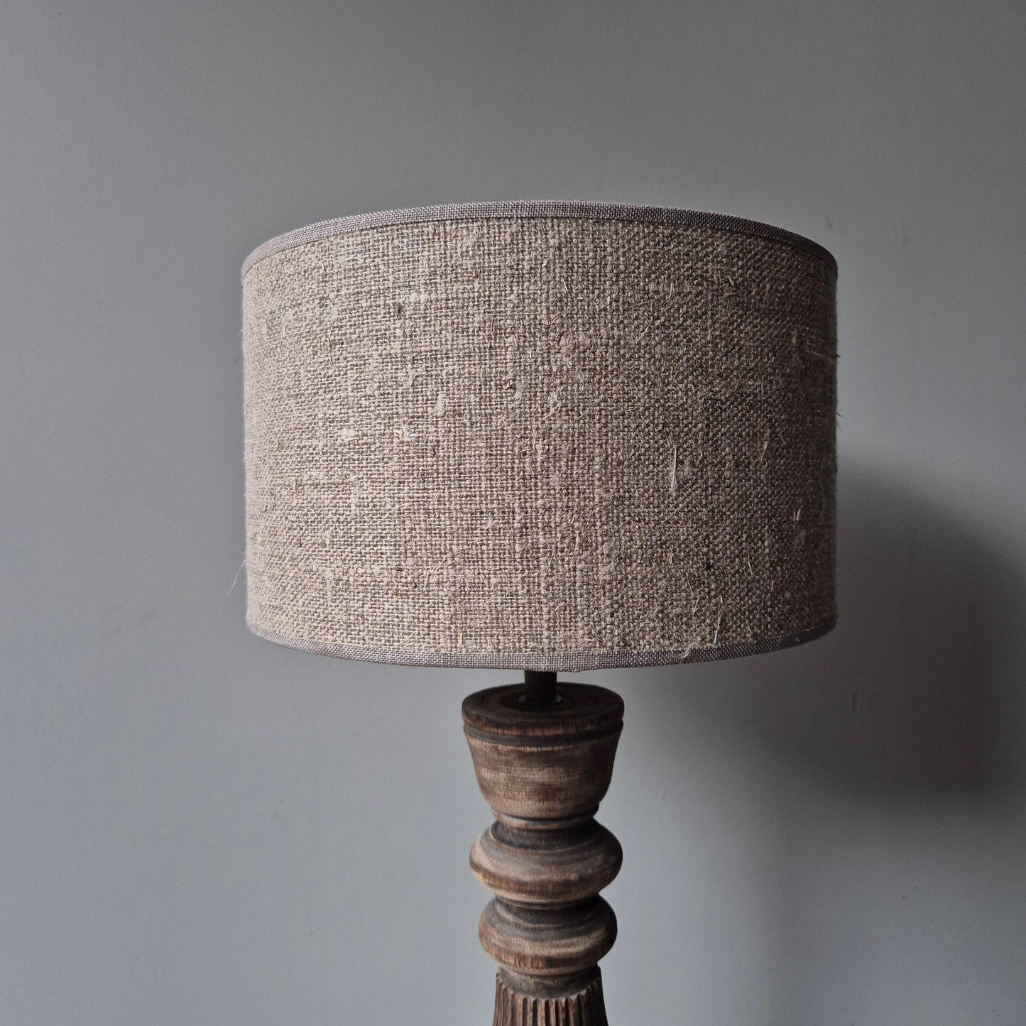 Houten baluster tafellamp incl. shabby kap M