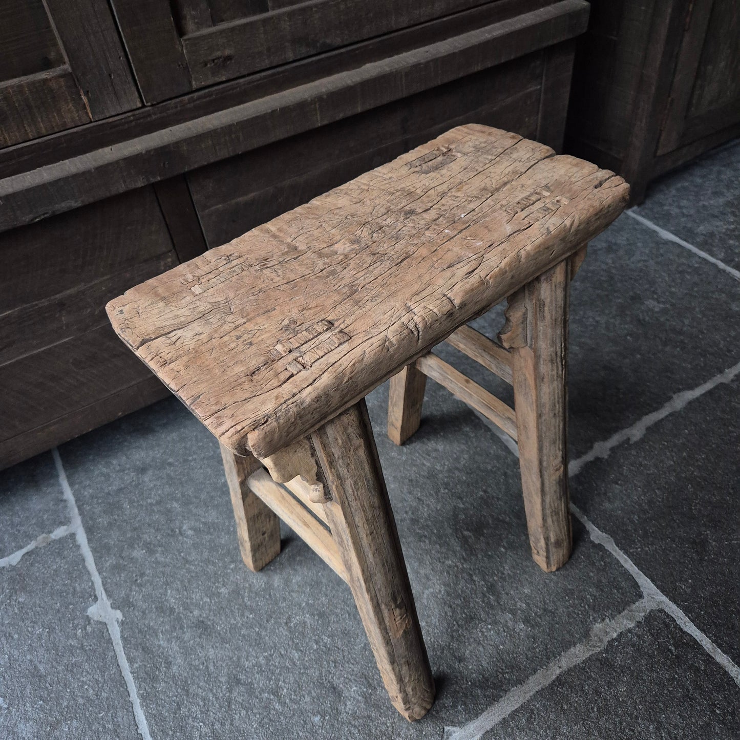 Uniek oud houten Chinese kruk nr. 12