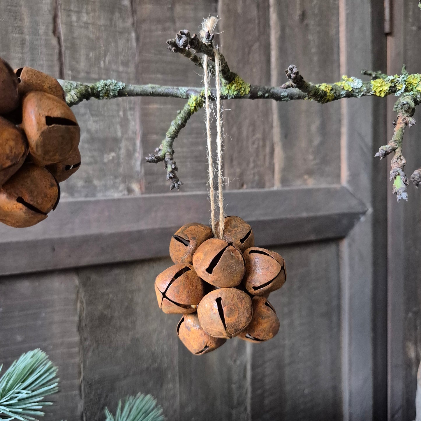 Roest hanger met belletjes