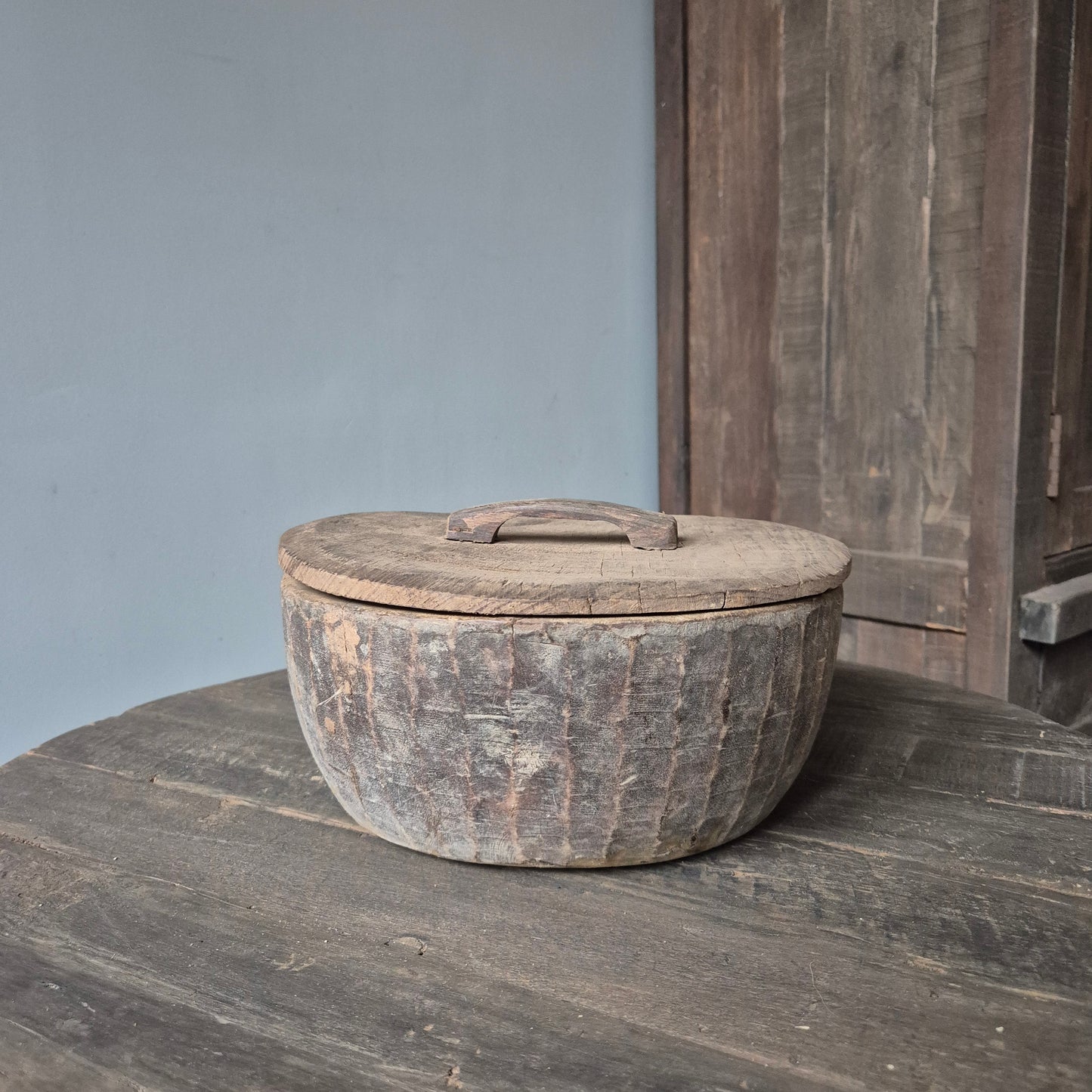 Oud houten bak met deksel nr. 2