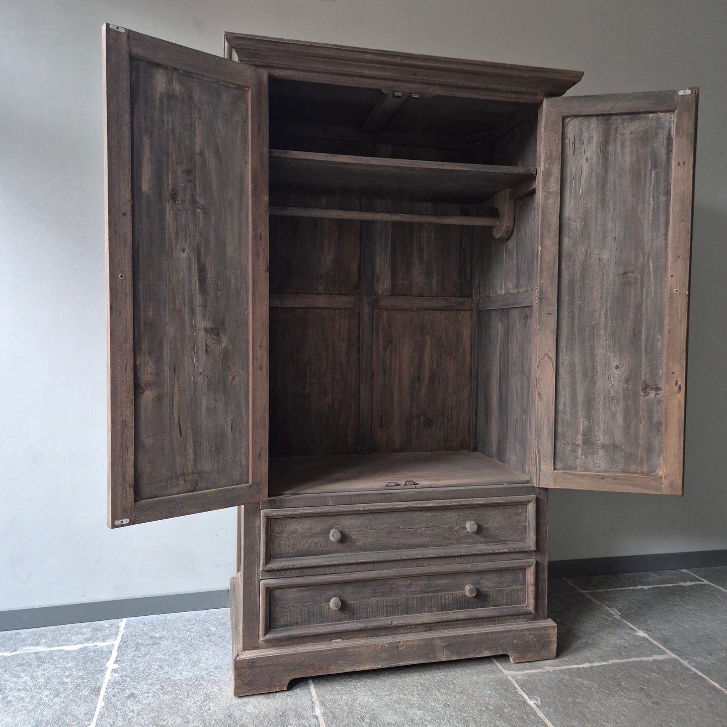 Landelijke kledingkast 2-deurs | 2 lades | Driftwood