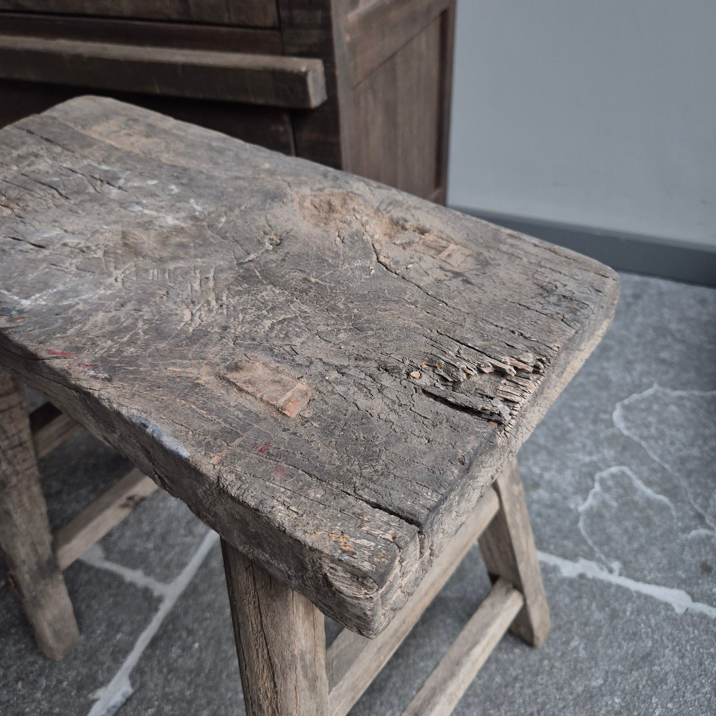 Oud houten kruk nr. 8