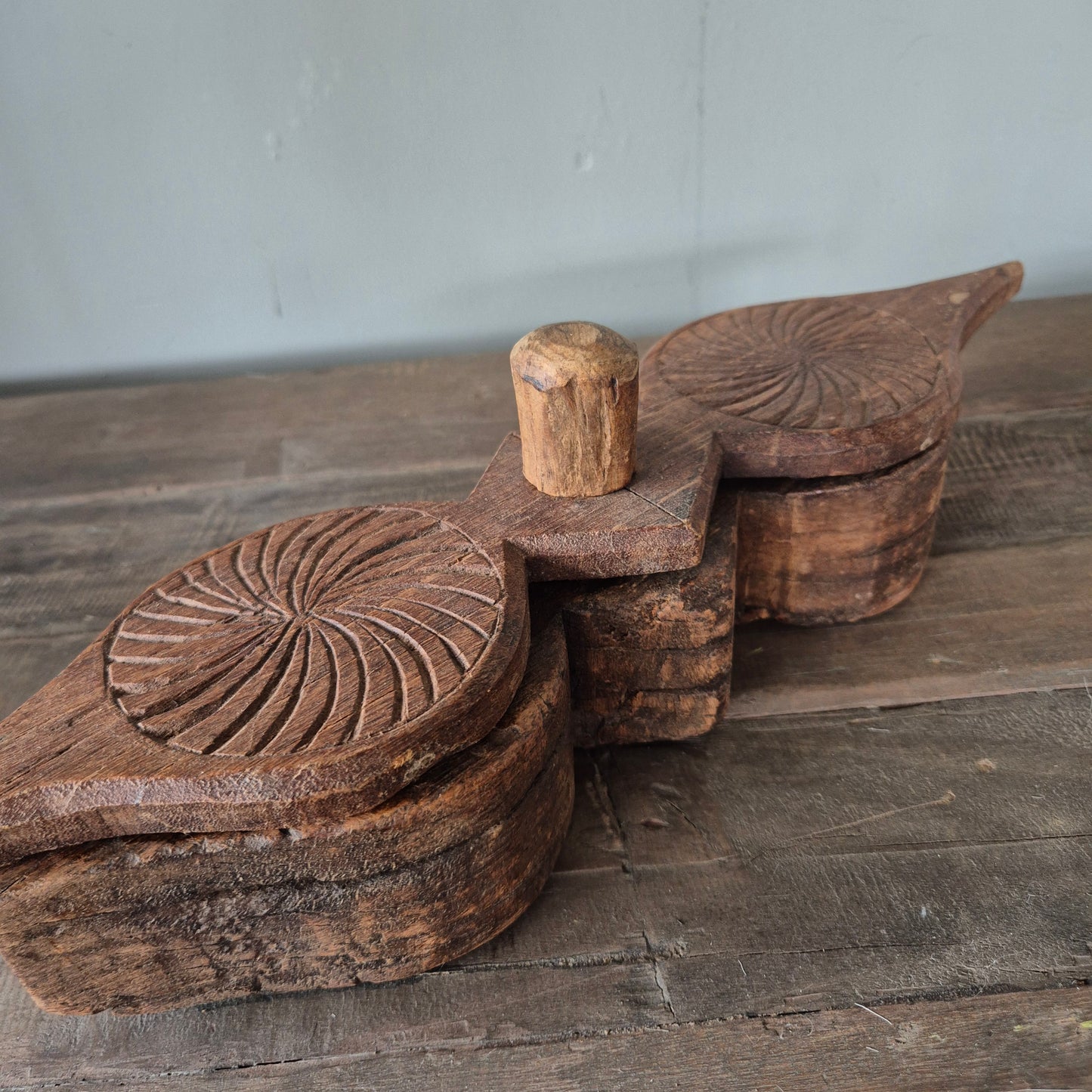 Oud houten spicebox nr. 1