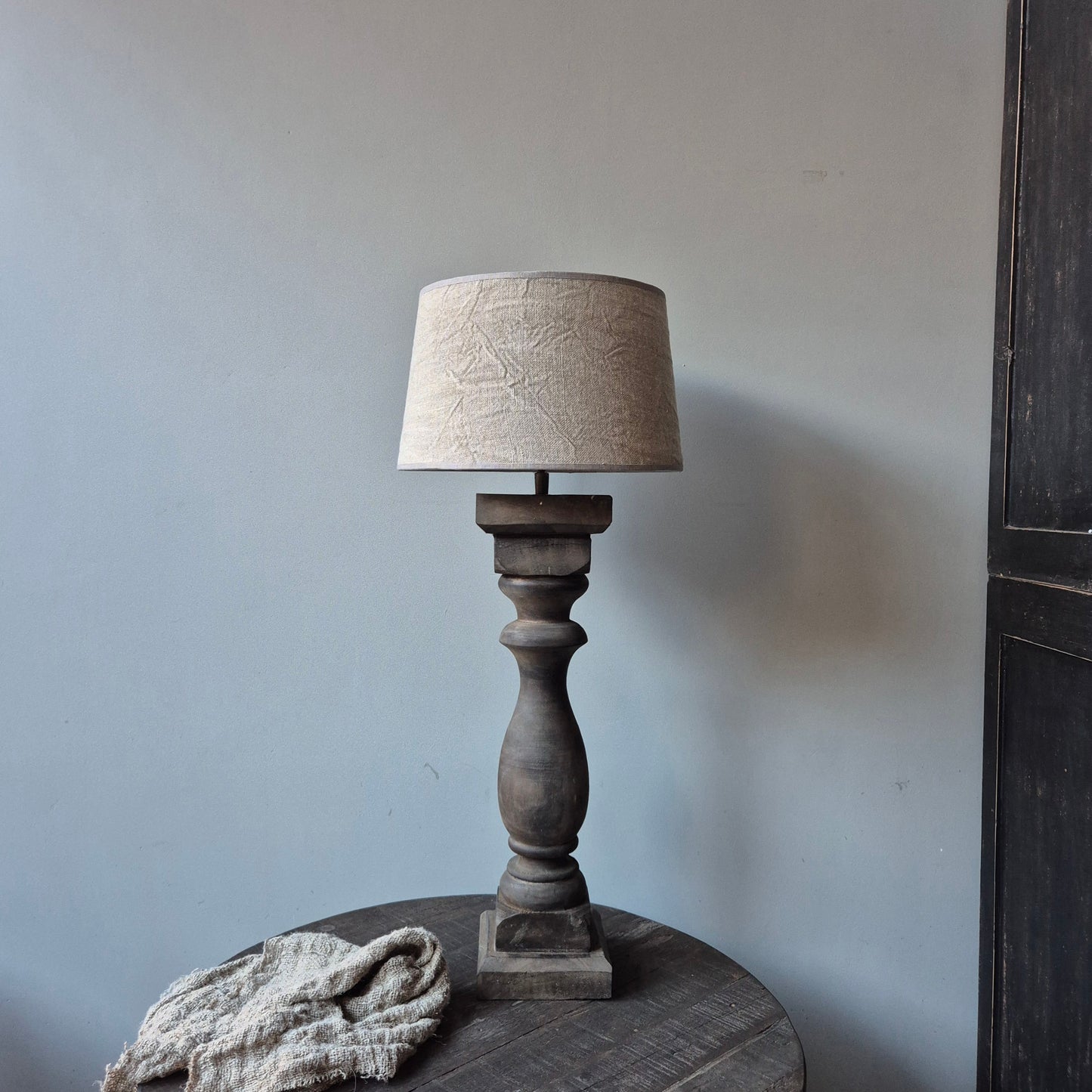 Houten balusterlamp incl. shabby kap L