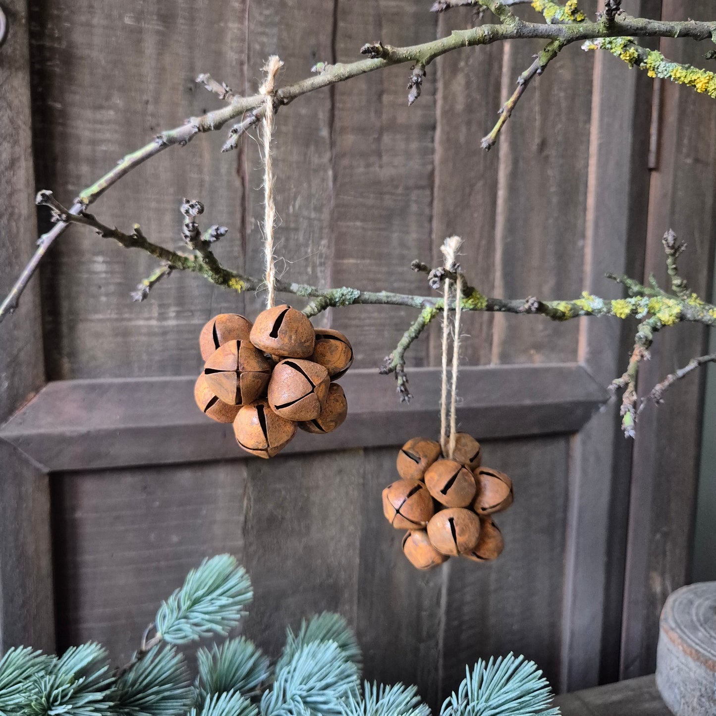 Roest hanger met belletjes