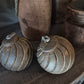 Houten bol aan touw