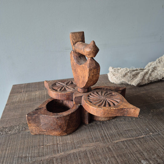 Oud houten spicebox