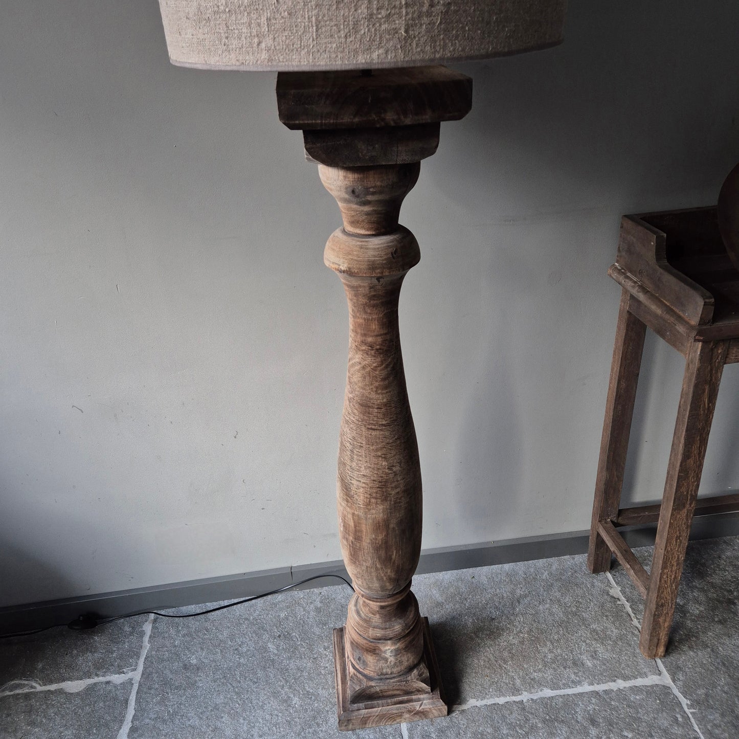 Houten baluster vloerlamp incl. shabby kap
