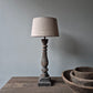 Houten baluster tafellamp incl. shabby kap L